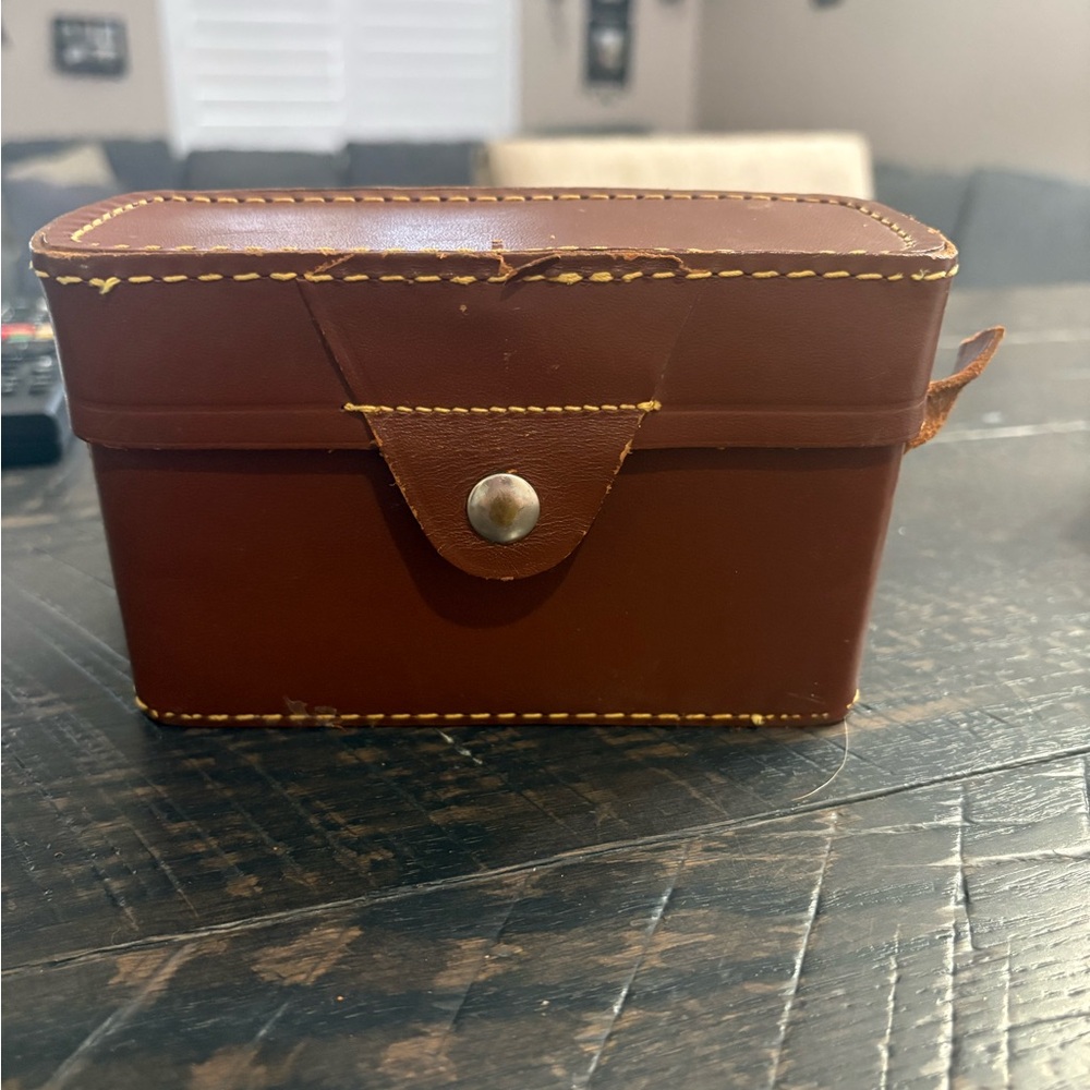 Argus Tan Camera & Case - Picture 2 of 5